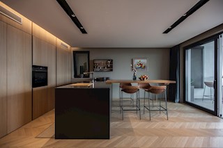 Sodoben penthouse s pogledom na morje