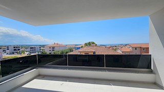 Nepremičnine Istra, prodajam stanovanje s pogledom na morje, Novigrad