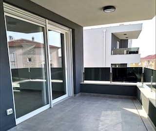 Nepremičnine Istra, prodajam stanovanje s liftom in 2 spalnice, Novigrad