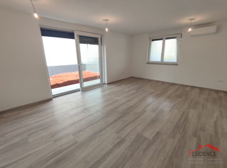 Medulin, pritlični apartma z vrtom