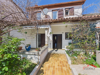 EKSKLUZIVNA PRODAJA HIŠE V BANJOLAH, POGLED NA MORJE