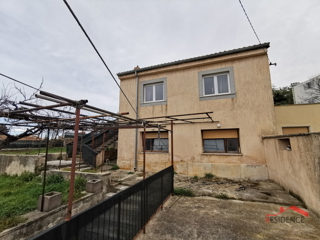 Pula, hiša v centru z dvema apartmajema