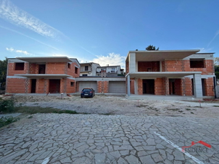 Premantura, 2 samostojni hiši v Roh Bau fazi, pogled na morje