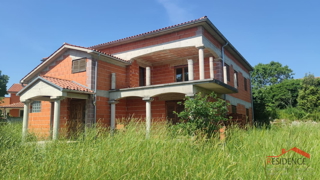 VALTURA, HIŠA, ROH- BAU