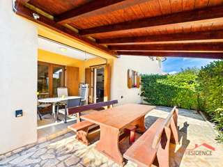 Ekskluzivna prodaja stanovanja z vrtom v Banjolah - Volme