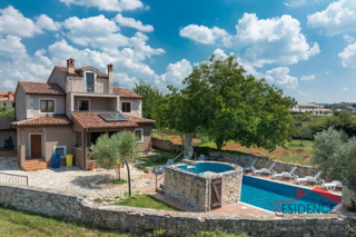 Okolica Svetvinčenta, samostojna vila z bazenom