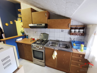 Pula, Center, stanovanje v 4. nadstropju, za obnovo