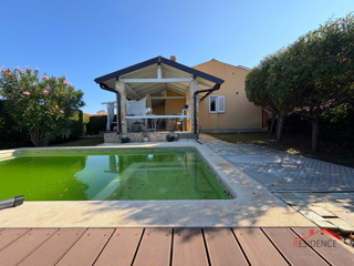 Banjole, Volme, hiša z bazenom, vrt