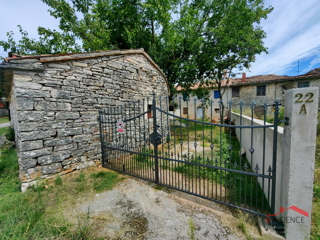 Žminj, istrska kamnita hiša, gospodarsko poslopje, vrt