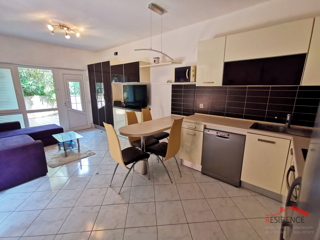 Pješčana Uvala, pritlični apartma z vrtom