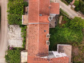 VRSTNA HIŠA - za prenovo