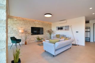 KVALITETNA MODERNA NOVOGRADNJA, BAZEN