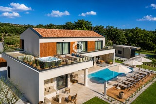 Poreč okolica – Oblikovana vila s pogledom na morje