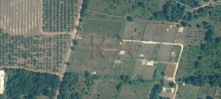 Červar Porat – kmetijsko zemljišče 700 m² prodaja