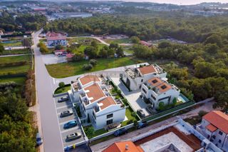 Istra – Poreč: hiša 126,34 m² s bazenom, blizu morja