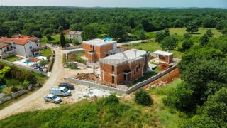 ISTRA – POREČ: LUKSUZNA VILA Z BAZENOM NA PRODAJO – BLIZU POREČA