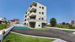 ISTRA-POREČ, STANOVANJE 76,27m2 + VRT