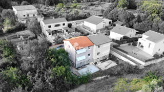 Hiša - Visoki roh bau - Duga uvala - 100 m2 + (50 m2)