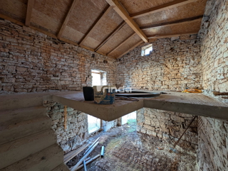 Stara istarska kuća - poludovršena - Kanfanar - 50m2