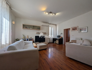 Prostorno družinsko stanovanje z vrtom - Pula - 81 m2 + (220 m2)