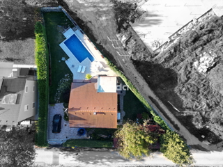 Samostojna hiša s bazenom v okolici Rovinja - 60 m2 + (500 m2)