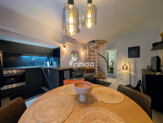 Dvoetažno stanovanje v središču Rovinja - 60 m2 + 9 m2