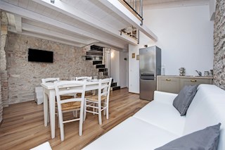 Rovinj, hiša s tremi apartmaji v centru Rovinja