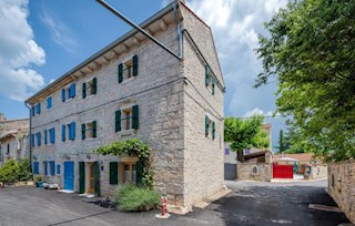 Istra, Kanfanar – Avtentična kamnita hiša z dodatnim objektom in bazenom