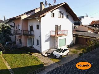 Prostorna dvojna hiša v centru Samobora