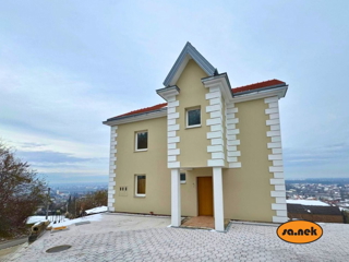 Hiša z dvema apartmajema v Sveti Nedelji