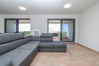 Novigrad - penthouse v novi stavbi s prekrasnim pogledom, blizu morja