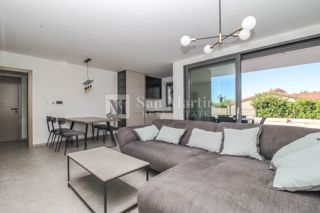 Poreč - Stanovanje v pritličju z bazenom - 3 spalnice