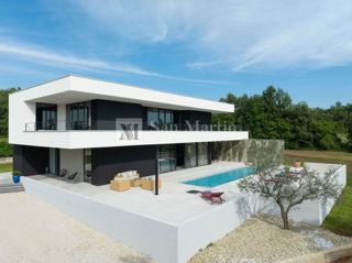 Istra, Grožnjan – Moderna oblikovalska hiša na robu naselja