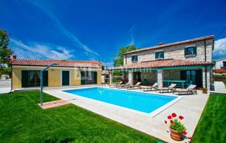 Poreč, okolica - čudovita kamnita vila z bazenom