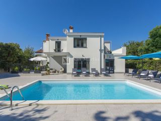 Poreč, samostojna hiša na iskani lokaciji, blizu morja