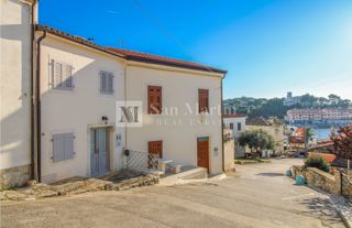 Poreč, okolica - Hiša na odlični lokaciji blizu morja 100m2