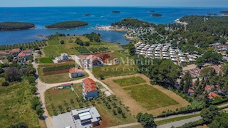 Poreč, okolica, zemljišče na odlični lokaciji, 300m od morja