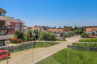 Rovinj - odlično stanovanje s pogledom na morje tik ob plažah