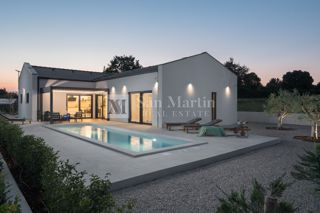 Osrednja Istra – Novozgrajena pritlična hiša v mirnem kraju