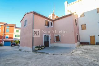 Poreč, okolica – očarljiva hiša v središču manjšega kraja