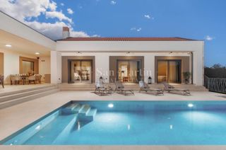 Rovinj, okolica - luksuzna in kvalitetna enonadstropna hiša