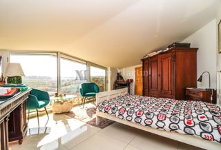 Novigrad - prostorno enosobno stanovanje z razgledom in garažo