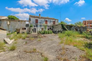 Poreč, okolica - kamnita hiša za prenovo