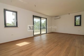 Poreč, okolica – stanovanje v novogradnji z dvema spalnicama!