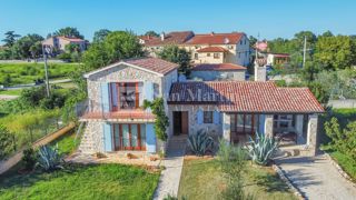 Poreč, samostojna kamnita hiša na velikem vrtu