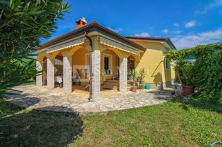 Poreč, okolica – prelepa pritlična hiša v bližini morja.