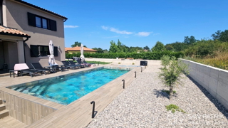 Labin, okolica: novozgrajena vila na mirni lokaciji