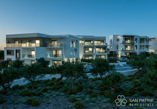 Moderno naselje, blizu Šibenika - apartma (102 m2), 250 m od plaže