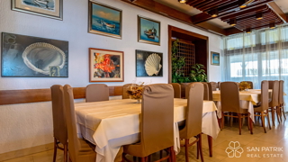 Mesto Crikvenica - Opremljena restavracija, pripravljena za poslovanje