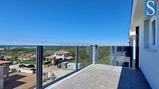Stanovanje v okolici Poreča 82 m2 s pogledom na morje